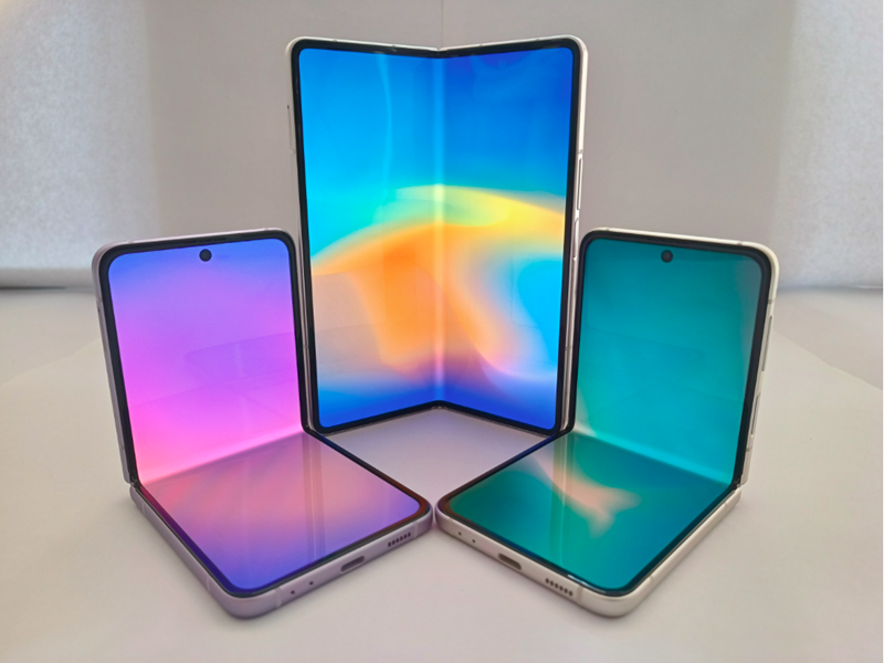 Investigating Charge Behavior in Multilayer OLEDs Using a Laser Spectroscopic Technique, Takayuki MIYAMAE, Professor, Graduate School of Engineering
